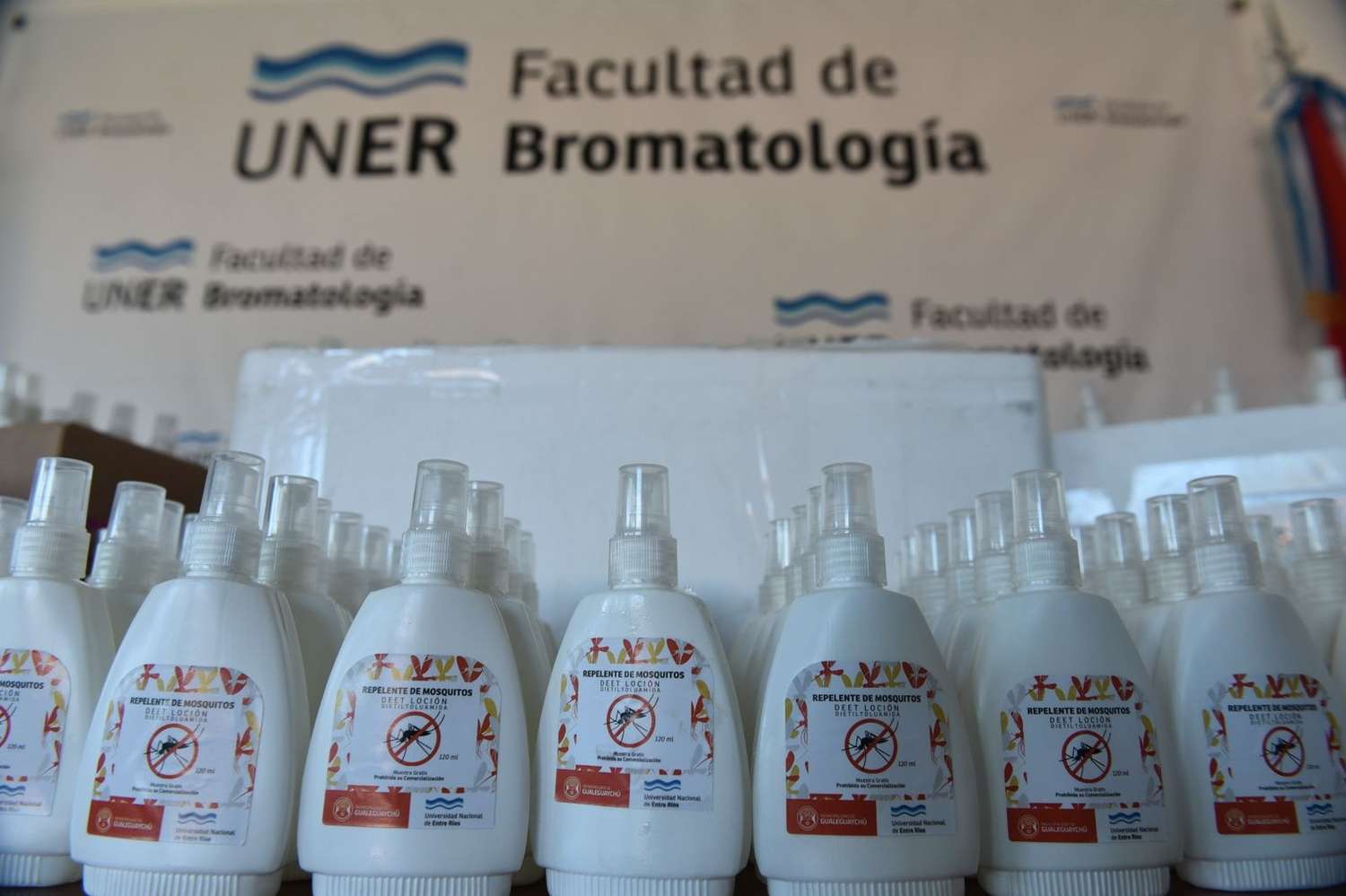 La Facultad de Bromatología finalizó el segundo lote de repelente local