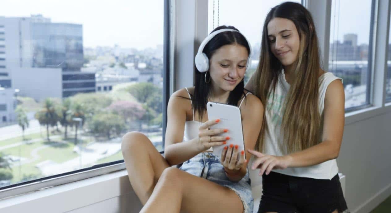 Telecom invita a adolescentes entrerrianas a formarse en habilidades digitales