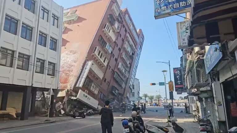 Al menos nueve muertos y más de 800 heridos en Taiwán tras el terremoto más poderoso en 25 años