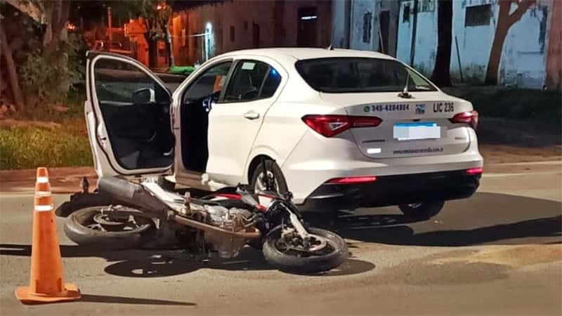 Fatal accidente: un periodista perdió la vida tras un choque entre una moto y un remis