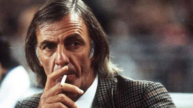 Imagen de Menotti cuando era director técnico de la Selección Argentina, con quien fue campeón en 1978.