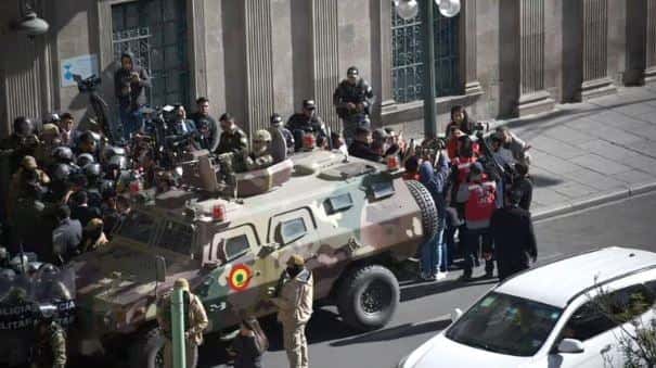 El Gobierno argentino calificó de "fraudulento" el intento de golpe en Bolivia