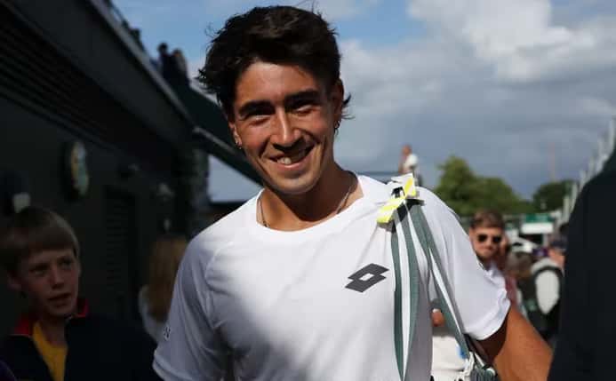 Otro golpe del argentino Francisco Comesaña en Wimbledon: ganó un partido de más de 4 horas en el quinto set