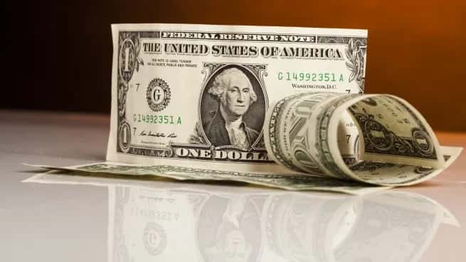 Dólar blue imparable: volvió a subir y rompió un nuevo récord