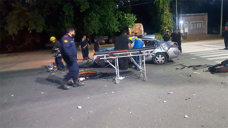 Violento choque en el centro de Paraná: murió una mujer y hay dos heridos graves