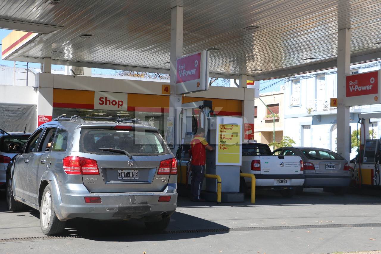 Shell vendió todas sus estaciones de servicio en la Argentina: quiénes son los nuevos dueños