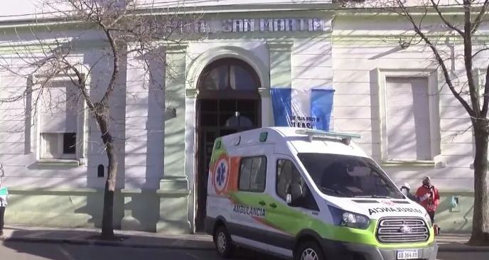 Hallaron muerto a un enfermero: junto al cuerpo había jeringas, ampollas e inyectables
