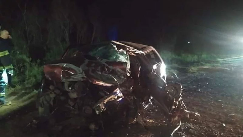 Dos personas murieron al chocar un automóvil y un camión – El Día de ...