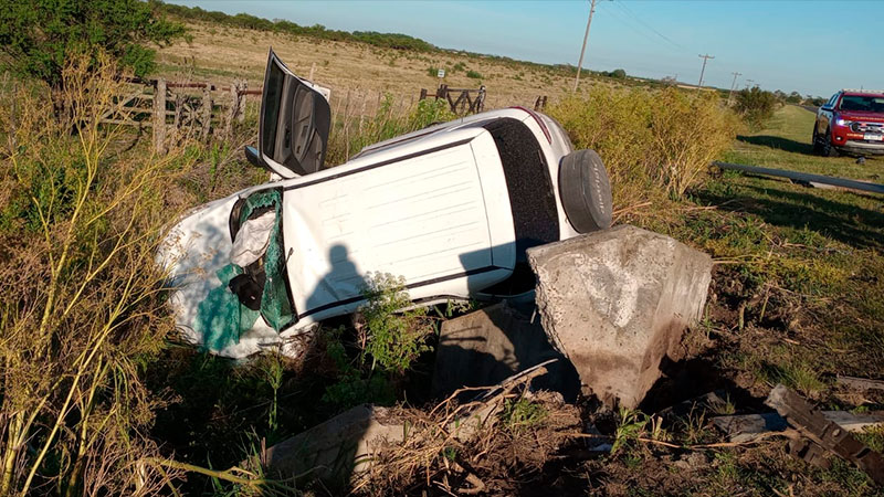 Dos Personas Sufrieron Heridas Tras Despistar Y Volcar En Su Vehículo ...