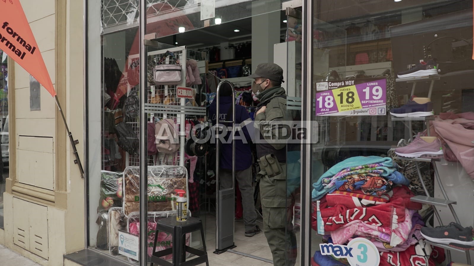 ¿qué Pasó Con Los 200 Bultos De Mercadería Que Aduana Secuestró En Los Allanamientos Del Centroemk 5328