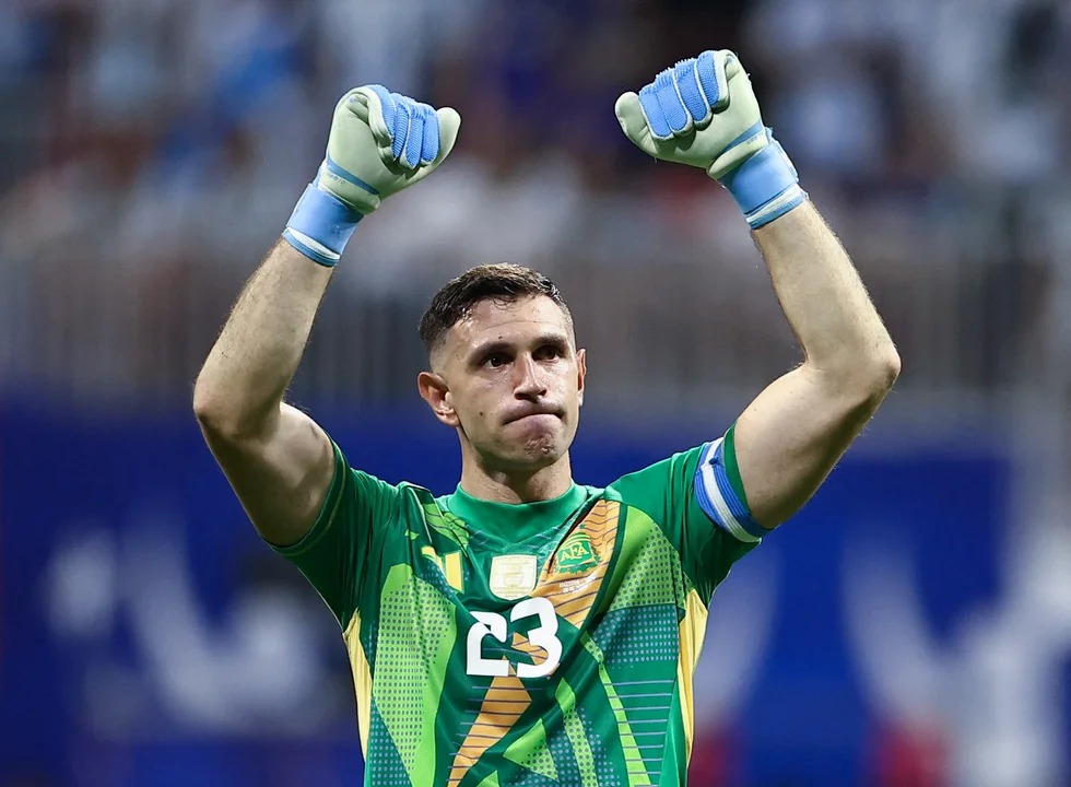 Argentina vs Argelia: el campeón confirmó la formación con el Dibu Martínez como titular