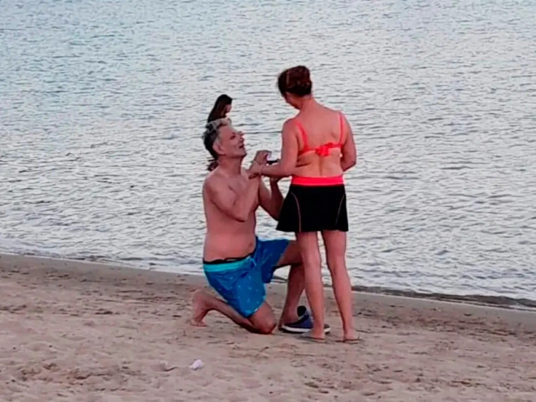 Le propuso casamiento en el balneario entrerriano donde se enamoraron hace 26 años