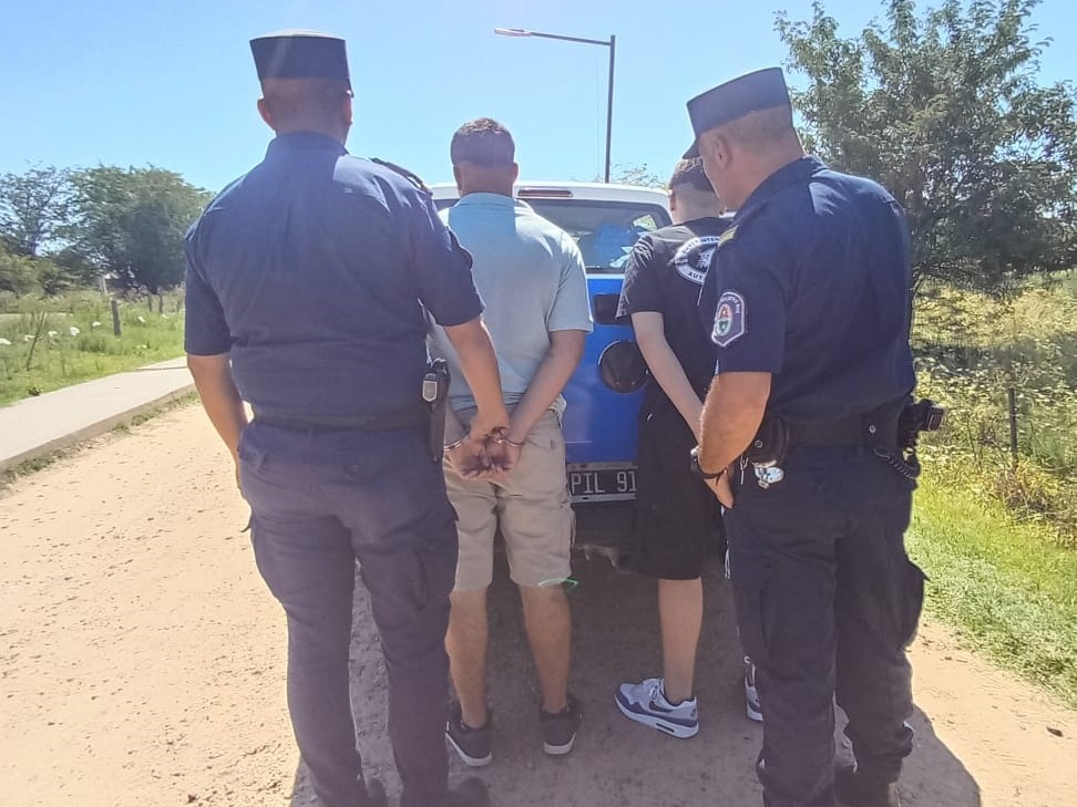 En menos de 24 horas, realizaron dos procedimientos policiales con secuestro de droga y personas detenidas en la ciudad