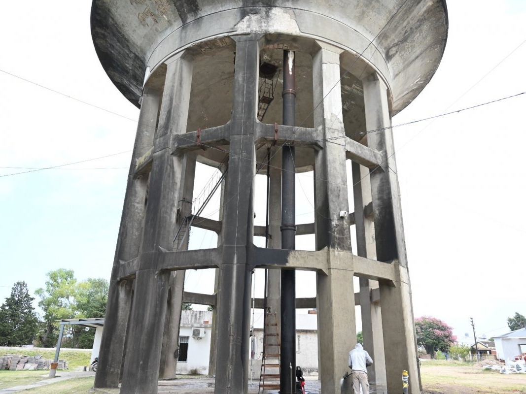 Restauran parte de la estructura del viejo tanque de Obras Sanitarias