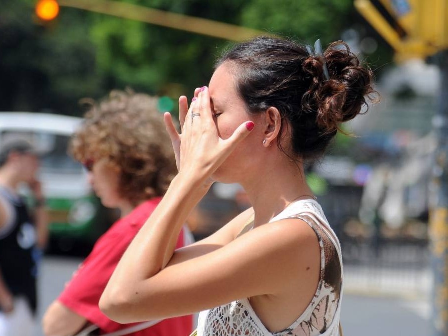Otra jornada sofocante: se espera un miércoles con calor extremo, nubosidad variable y alivio nocturno