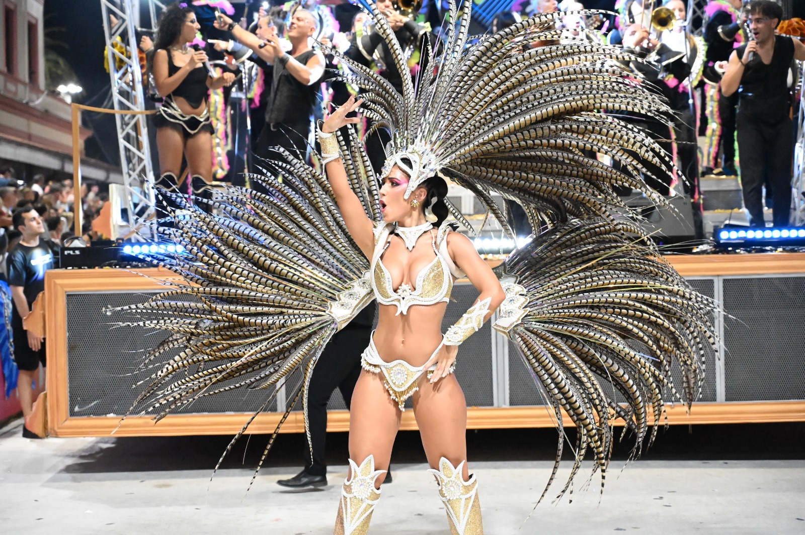 Disfrutá la última noche del Carnaval del finde XXL desde el Corsódromo