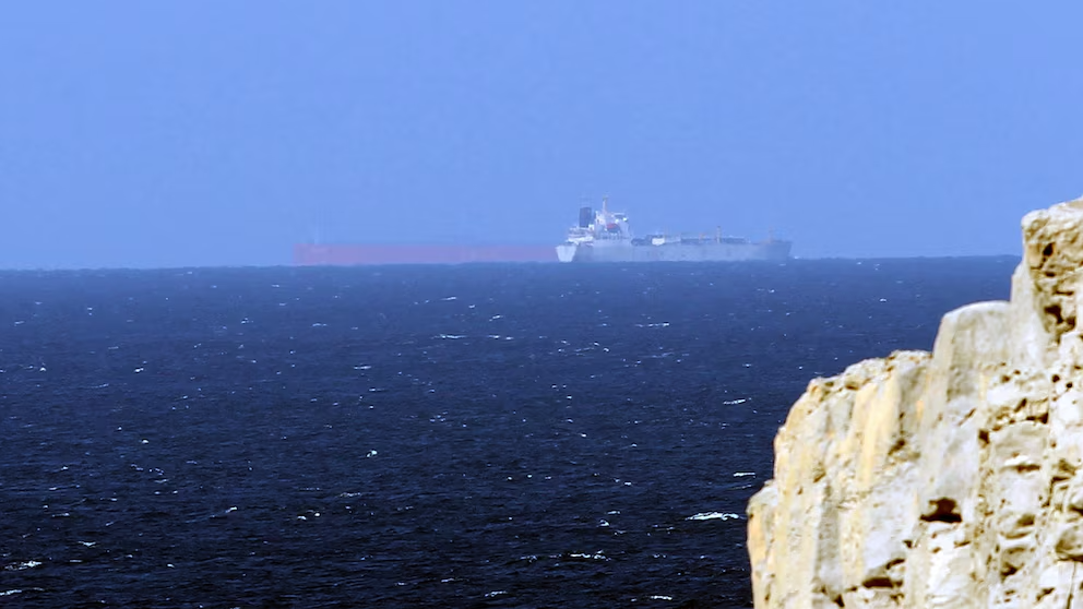 Irán volvió a cerrar el estrecho de Ormuz tras el ataque de Israel contra Hezbollah: Cualquier barco será destruido