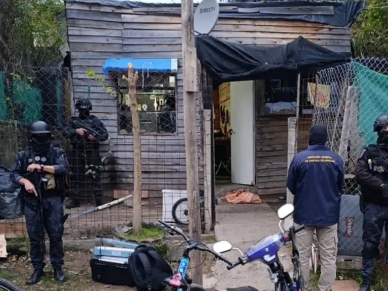 Tres detenidos tras allanamientos por drogas y homicidio agravado