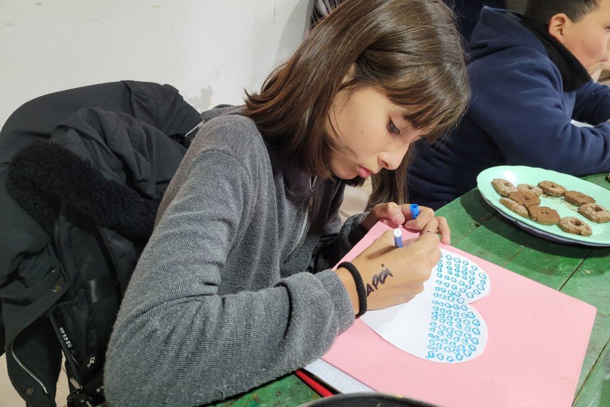 Brindan apoyo escolar a estudiantes de diferentes barrios: a dónde ir de acuerdo a la zona