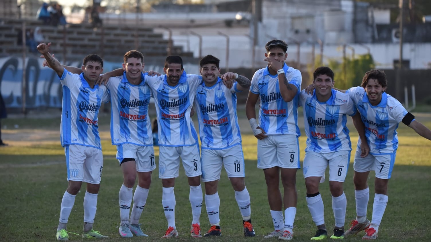 Juventud Unida venció a Independiente, mantiene una amplia ventaja en la cima y batió un récord histórico