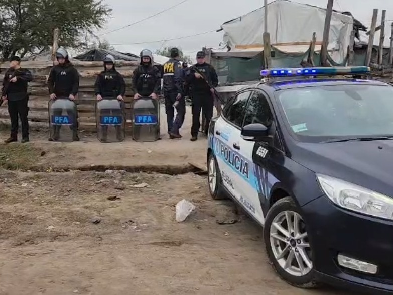 Allanamiento en Los Espinillos: la Policía Federal detuvo a una mujer y secuestró cocaína