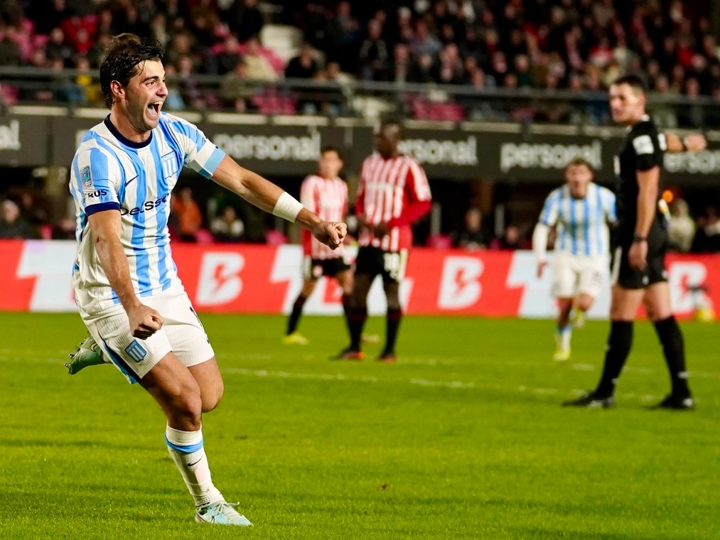 Racing le ganó a Estudiantes sobre la hora y está en cuartos de final