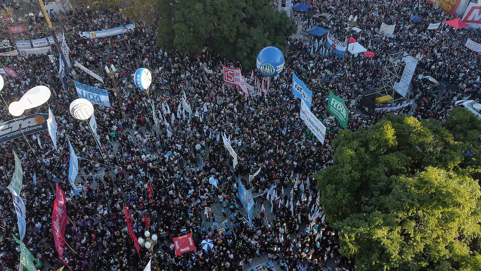 Podés juntar 5 millones de personas, pero al otro día la restricción presupuestaria sigue estando ahí