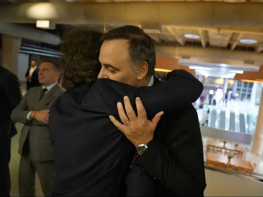 Milei respaldó a Manuel Adorni: Sigo confiando en su inocencia, es una persona honesta
