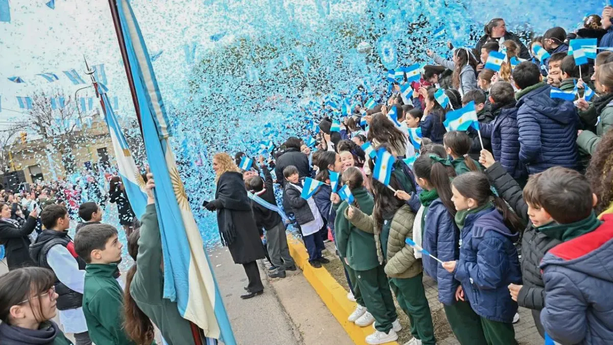 Cientos de alumnos realizaron la Promesa de Lealtad a la Bandera en Gualeguaychú