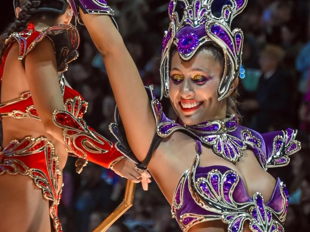Papelitos presentó a su Reina, Pasista y Portabanderas para el Carnaval del País 2027