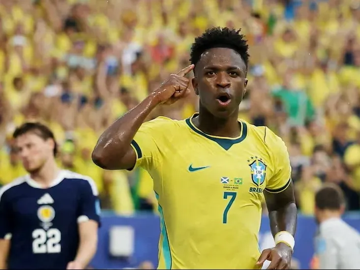 En el regreso de Neymar, Brasil goleó a Escocia y se clasificó como líder del Grupo C