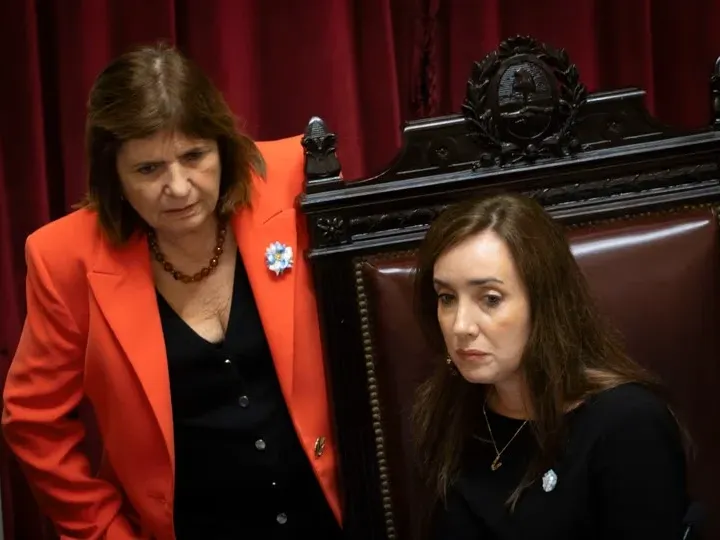 El oficialismo busca destrabar la presión política y apura la presencia de Manuel Adorni en el Senado