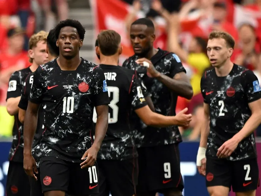 Canadá goleó a Qatar, logró su primera victoria en una Copa del Mundo y se acercó a los dieciseisavos de final