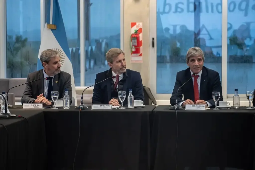 Frigerio junto a Caputo: Estamos en condiciones de escribir el próximo capítulo del pacto fiscal