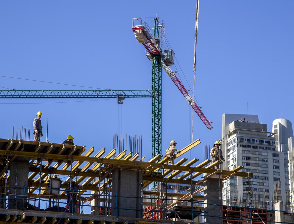 La industria y la construcción volvieron a ubicarse en terreno negativo en abril