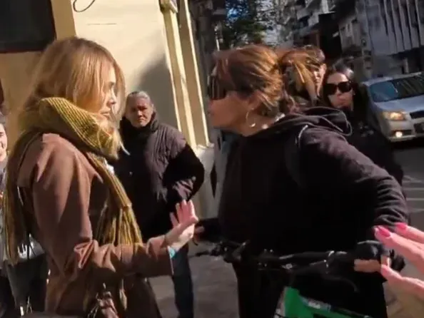 Una diputada nacional por LLA le dio un cachetazo a una mujer que la insultó y escupió en la cara