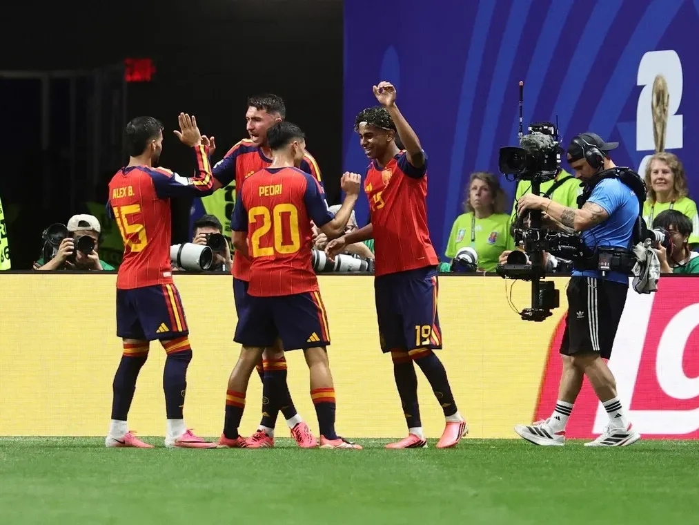 España goleó a Arabia Saudita, sumó primer triunfo y quedó momentáneamente como líder del Grupo H