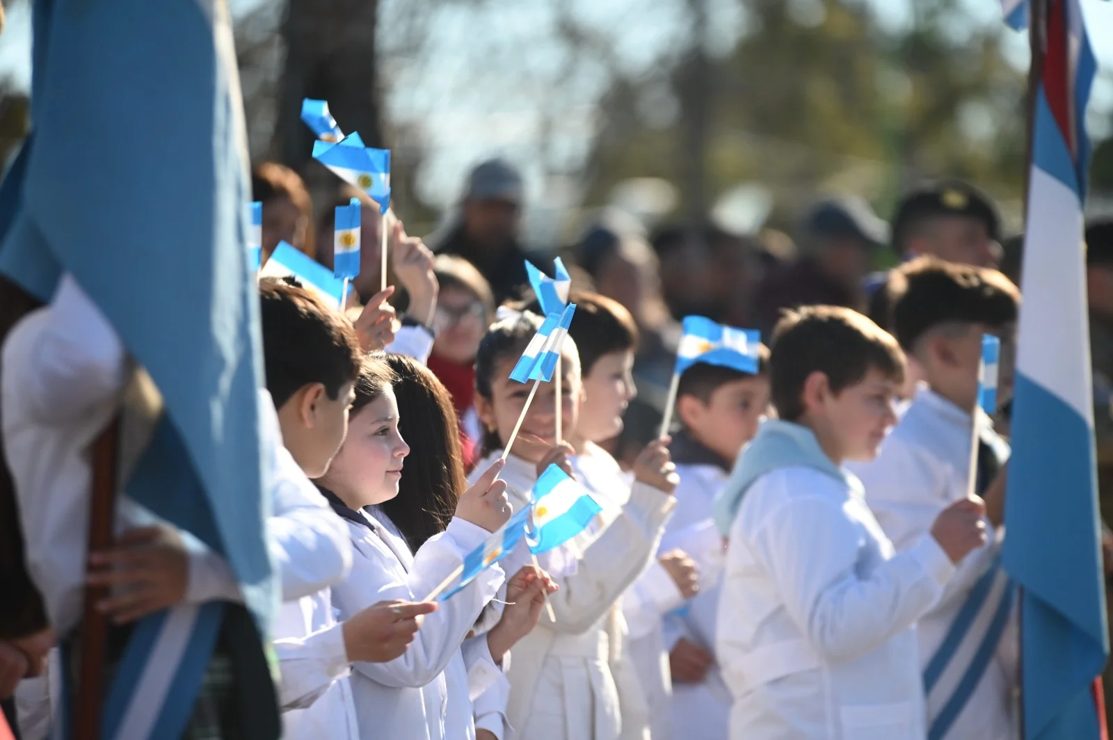 Pueblo Belgrano celebra la Fiesta de la Bandera: qué artistas tocarán durante la tarde