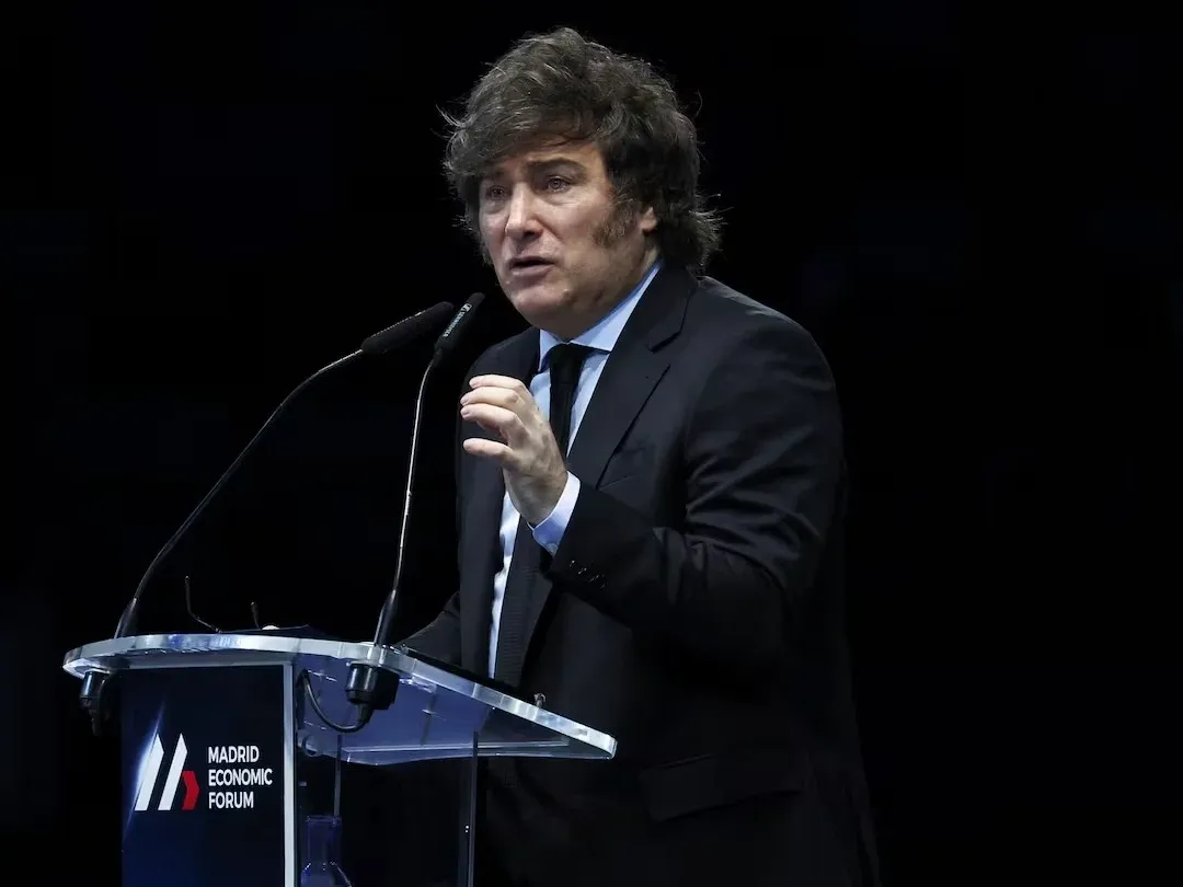 En medio del escándalo por el caso Adorni, Milei viajará a Madrid, Paraguay y al festejo del 4 de Julio en EE.UU.