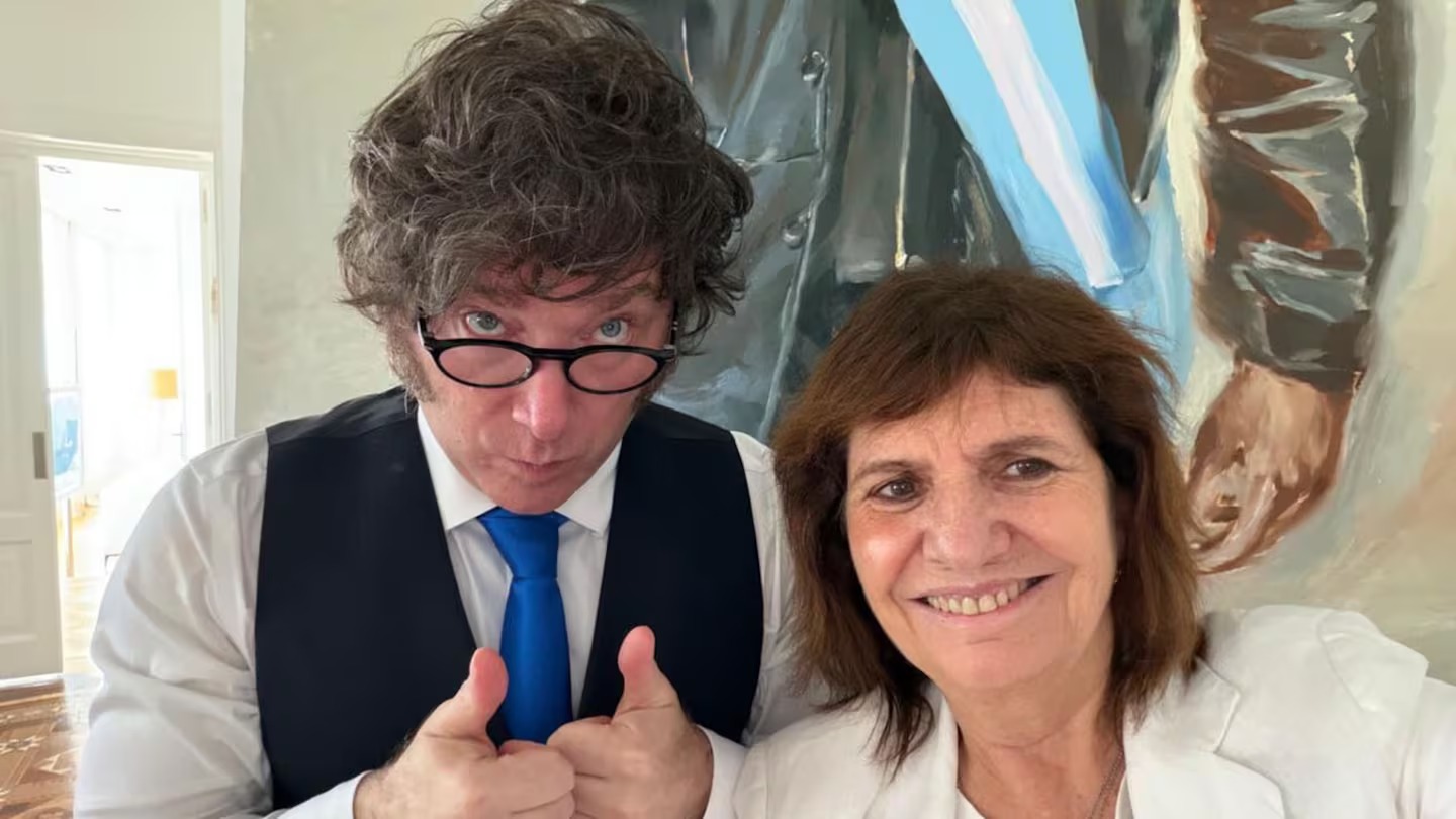 Tras diferenciarse del Gobierno, Patricia Bullrich le ofreció la renuncia a Milei en el Senado