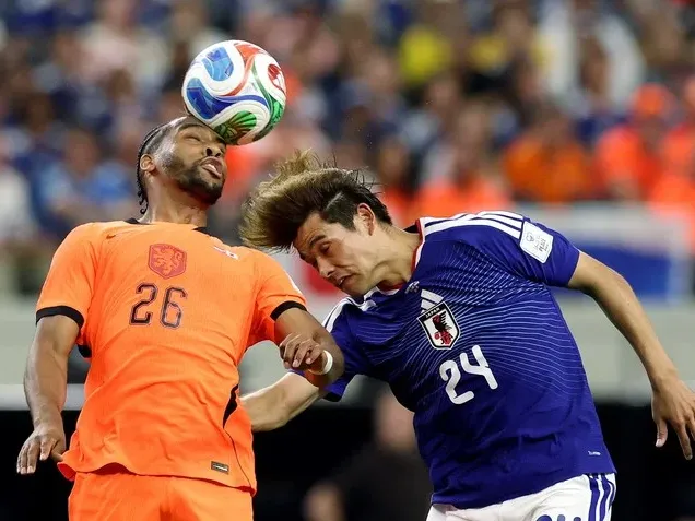 Países Bajos debutó en la Copa del Mundo con un empate 2-2 ante Japón