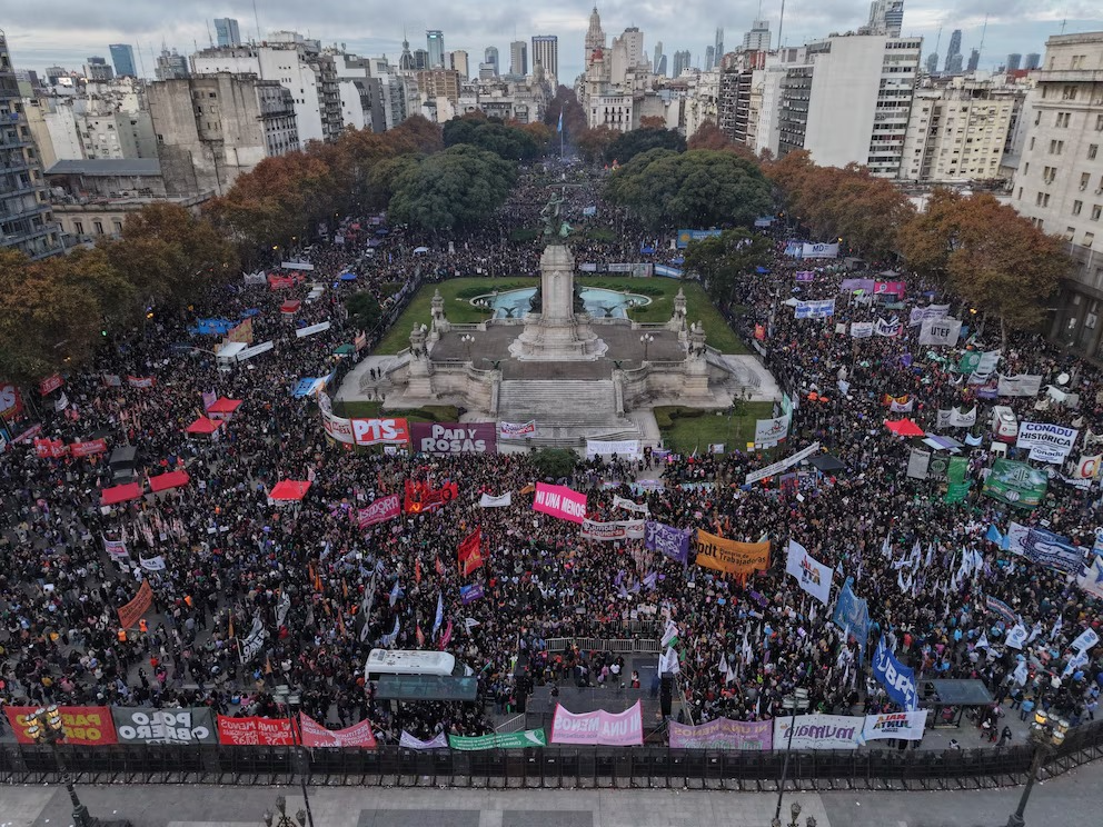 Ni Una Menos: con duras críticas al Gobierno, miles de mujeres marcharon contra la violencia de género
