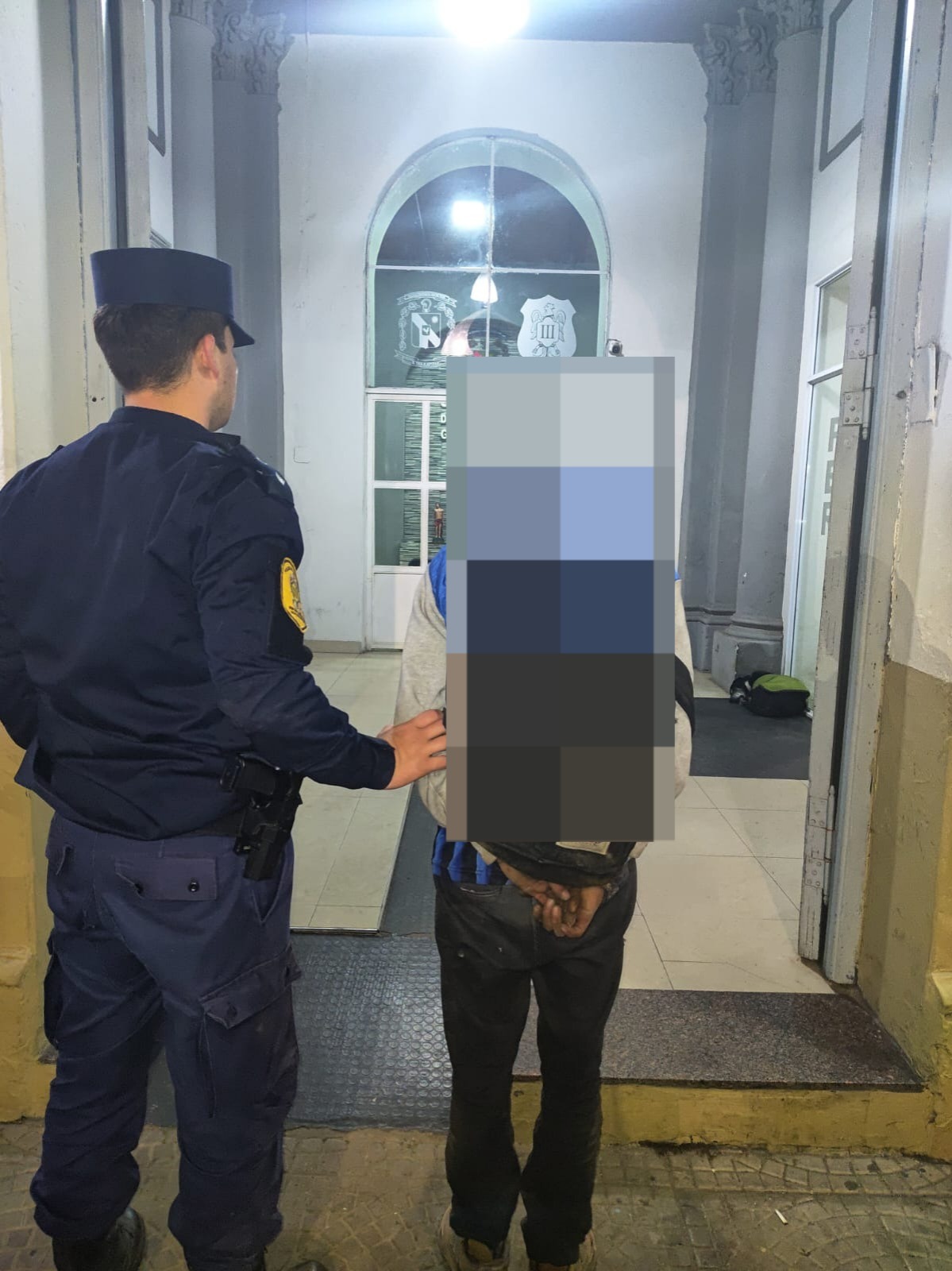 Un hombre pudo justificar la procedencia de los elementos que transportaba y quedó detenido