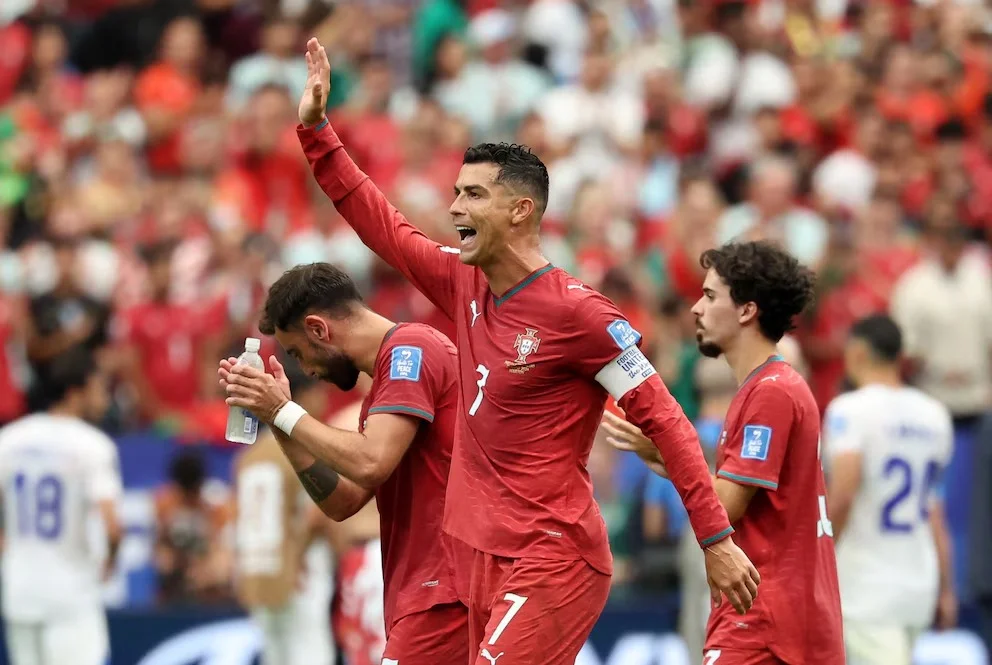 Portugal goleó a Uzbekistán con un doblete de Cristiano Ronaldo, el primer jugador en marcar en seis mundiales
