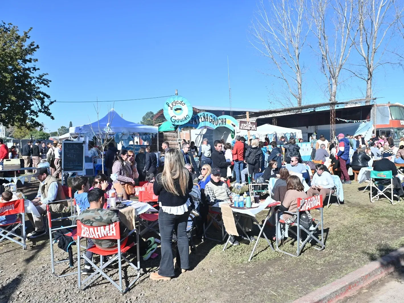 Pueblo Belgrano festeja el Día de la Bandera con desfile y fiesta popular