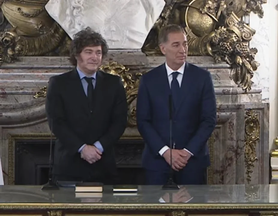 Con Adorni a su lado, Santilli juró como jefe de Gabinete: hubo fuerte presencia de gobernadores y dirigentes del PRO