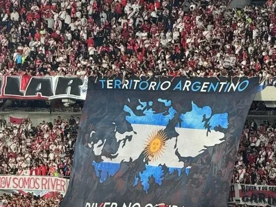 FIFA prohibió banderas y elementos sobre las Islas Malvinas para Argentina-Inglaterra