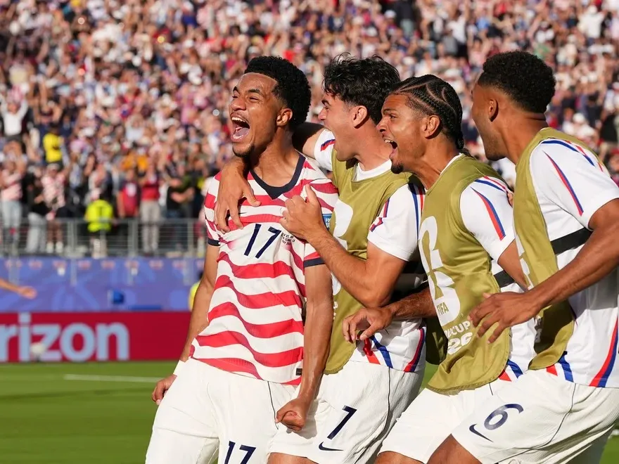 Estados Unidos le ganó a Bosnia 2-0 y avanzó a los octavos de final donde se enfrentará a Bélgica