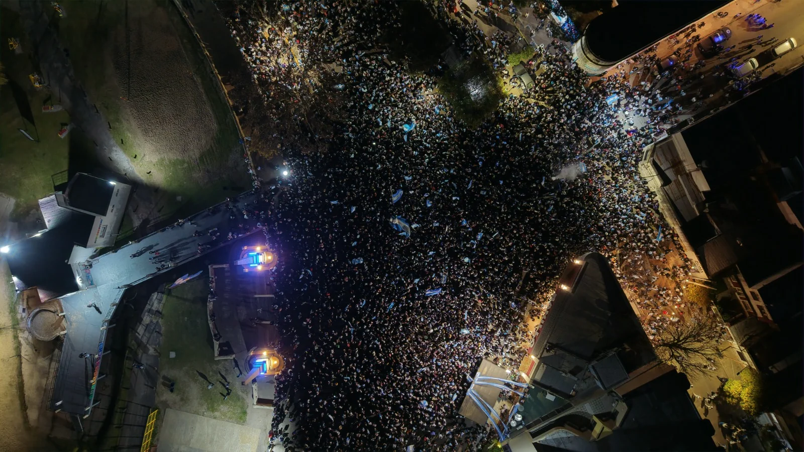 Mirá las mejores imágenes de los festejos en la Costanera tras la victoria de la Selección Argentina contra Inglaterra