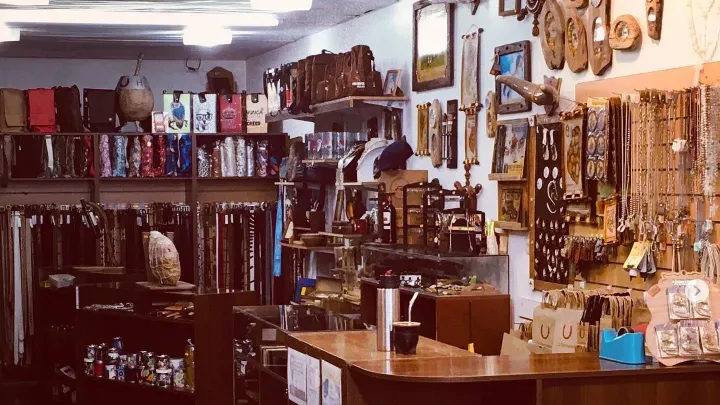 Por la caída de las ventas cierra un reconocido comercio de la 25 de mayo